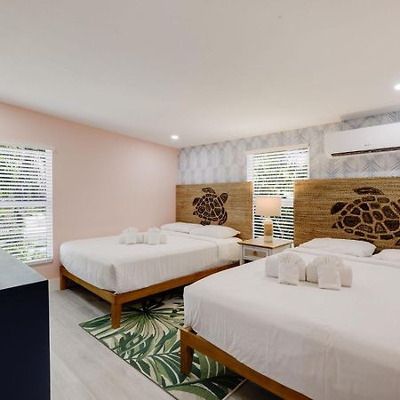 Charming Suite With Balcony And Bikes At Historic Sandpiper Inn Sanibel Bagian luar foto